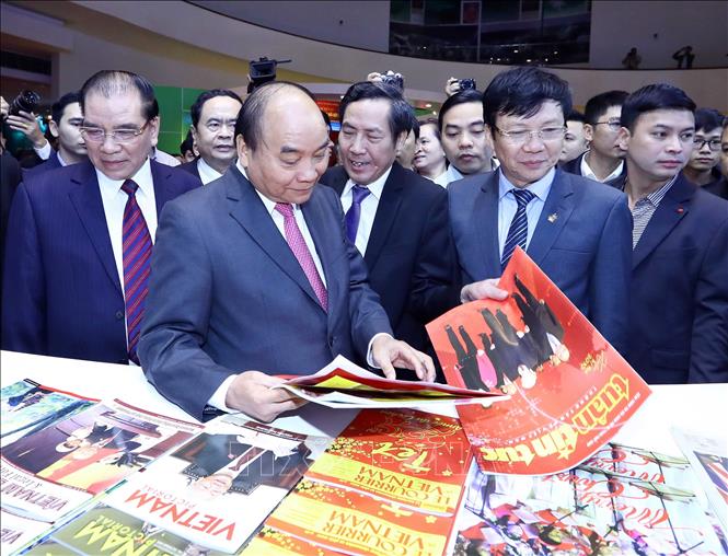 Xác định vai trò định hướng của dòng thông tin chủ lưu