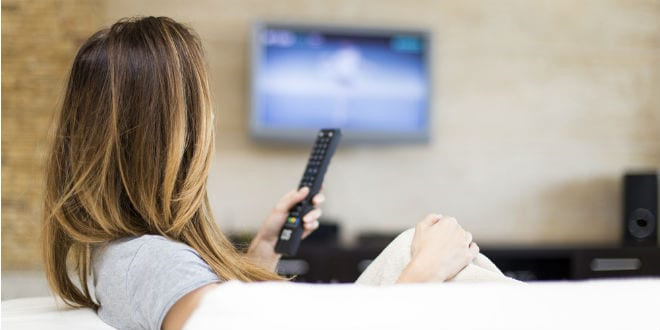 Ngồi xem tivi càng nhiều càng dễ mắc nhiều bệnh