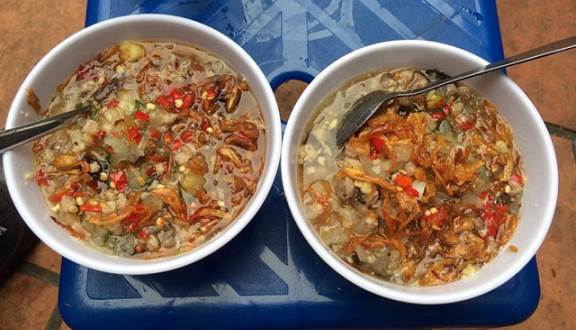 Bánh đúc, phở Lệ có thâm niên lâu đời, nổi tiếng ở Sài Gòn