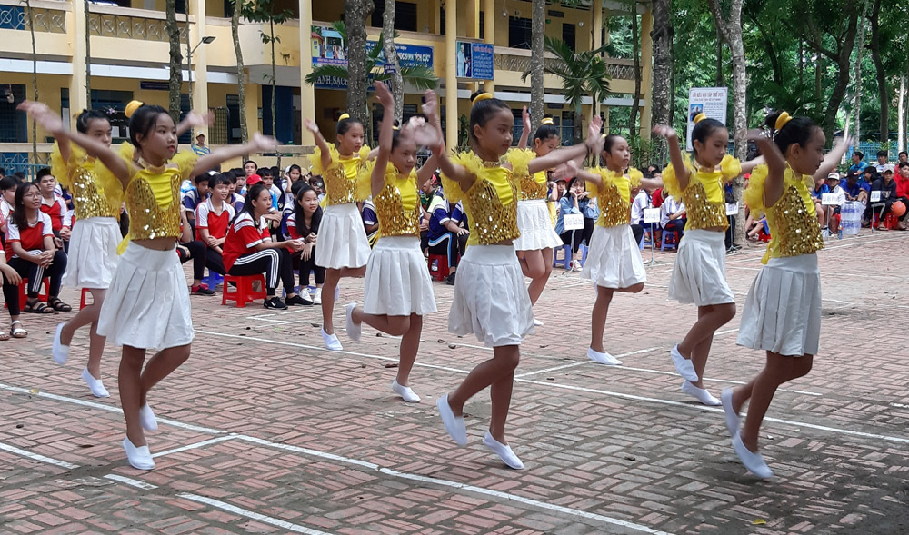 800 học sinh huyện Châu Phú tham gia Hội thi thể dục thể thao