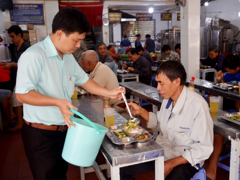 Bếp cơm từ thiện Mỹ Long
