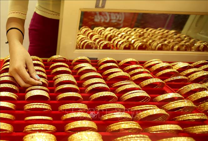 Giá vàng thế giới giảm gần 2% trong phiên ngày 1-7