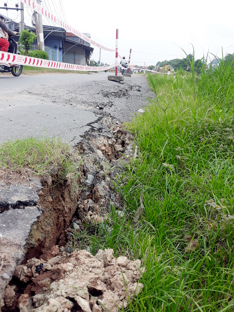 Sụp lún nghiêm trọng trên tuyến Tỉnh lộ 946