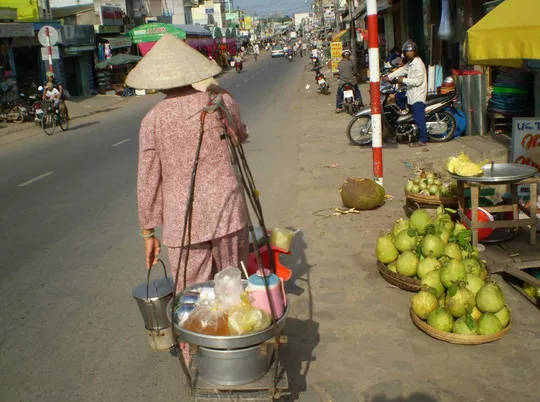 Quặn lòng nhớ gánh hàng rong của mẹ