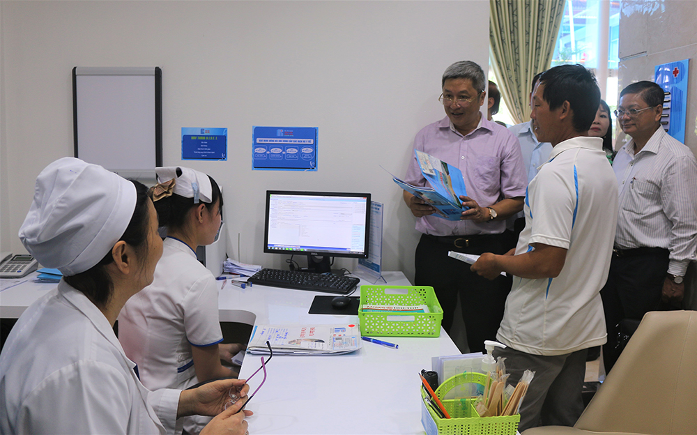 Phấn đấu đến năm 2020, bảo hiểm y tế bao phủ 90% dân số Phấn đấu đến năm 2020, bảo hiểm y tế bao phủ 90% dân số