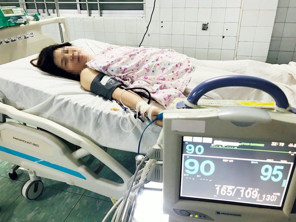 Cứu sống mẹ và bé ở sản phụ bị sản giật ngoại viện, kèm nhau bong non