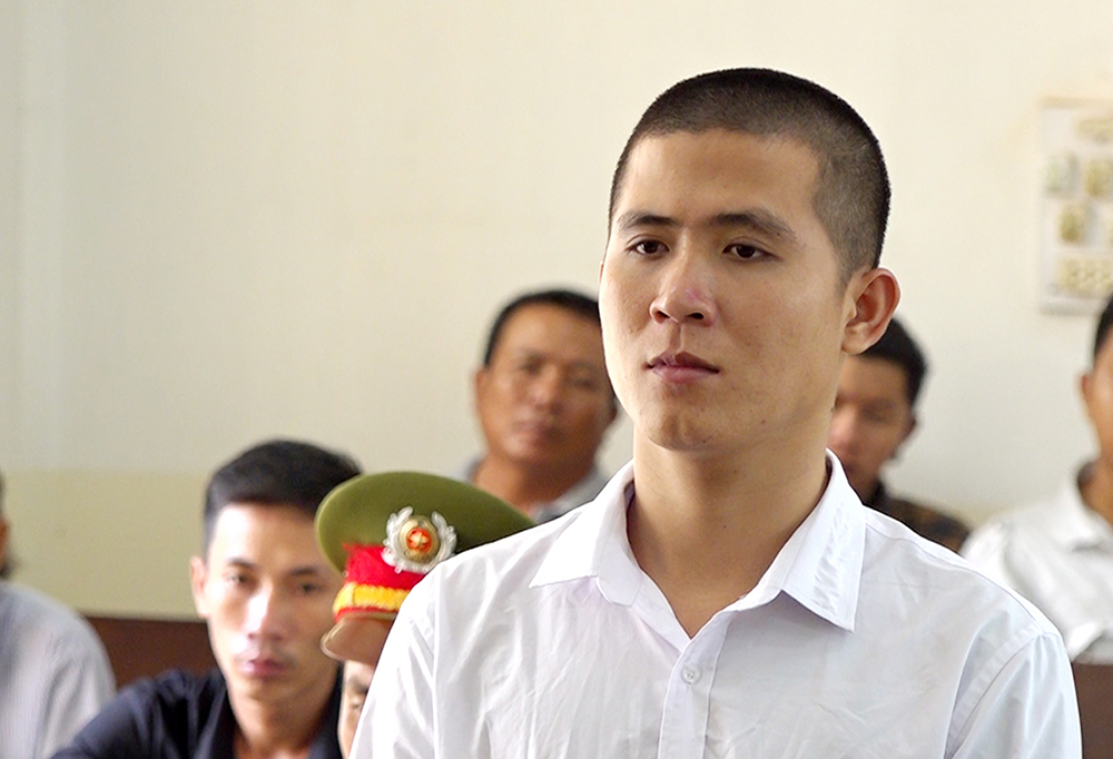 Gây sự trên đường, người bị đâm chết, kẻ ngồi tù Gây sự trên đường, người bị đâm chết, kẻ ngồi tù