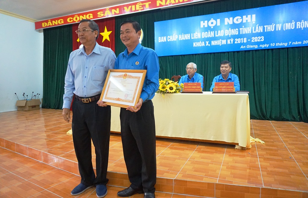 Liên đoàn Lao động tỉnh sơ kết hoạt động 6 tháng đầu năm