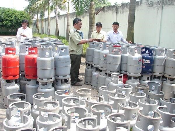 Tạm giữ hơn 1.900 vỏ bình gas có dấu hiệu lưu giữ trái phép
