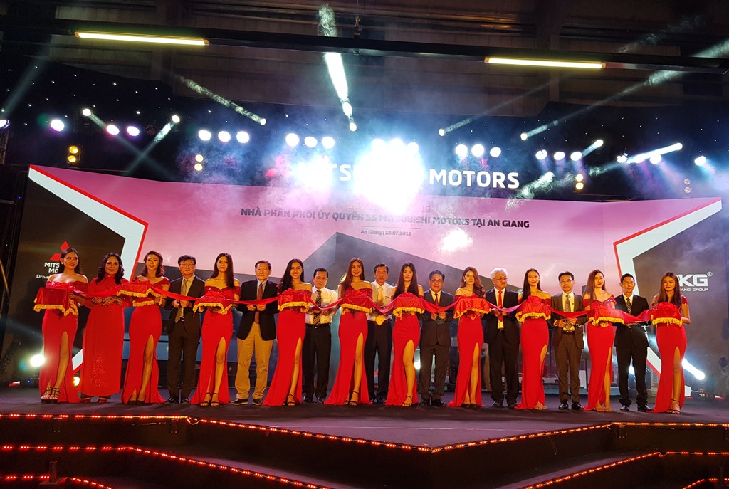 Khai trương trung tâm Mitsubishi hiện đại tại An Giang