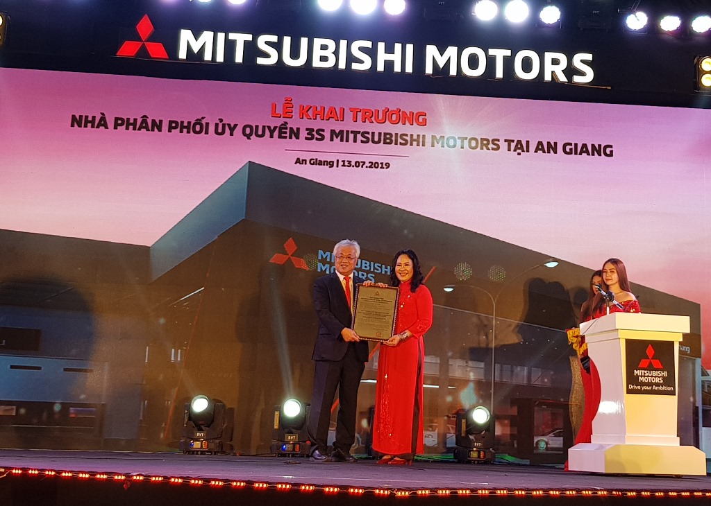 Khai trương trung tâm Mitsubishi hiện đại tại An Giang