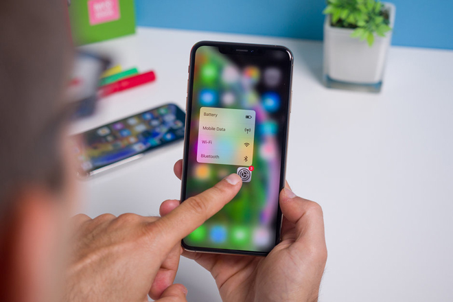 Apple "ngậm đắng nuốt cay" với các nhà sản xuất Hàn Quốc