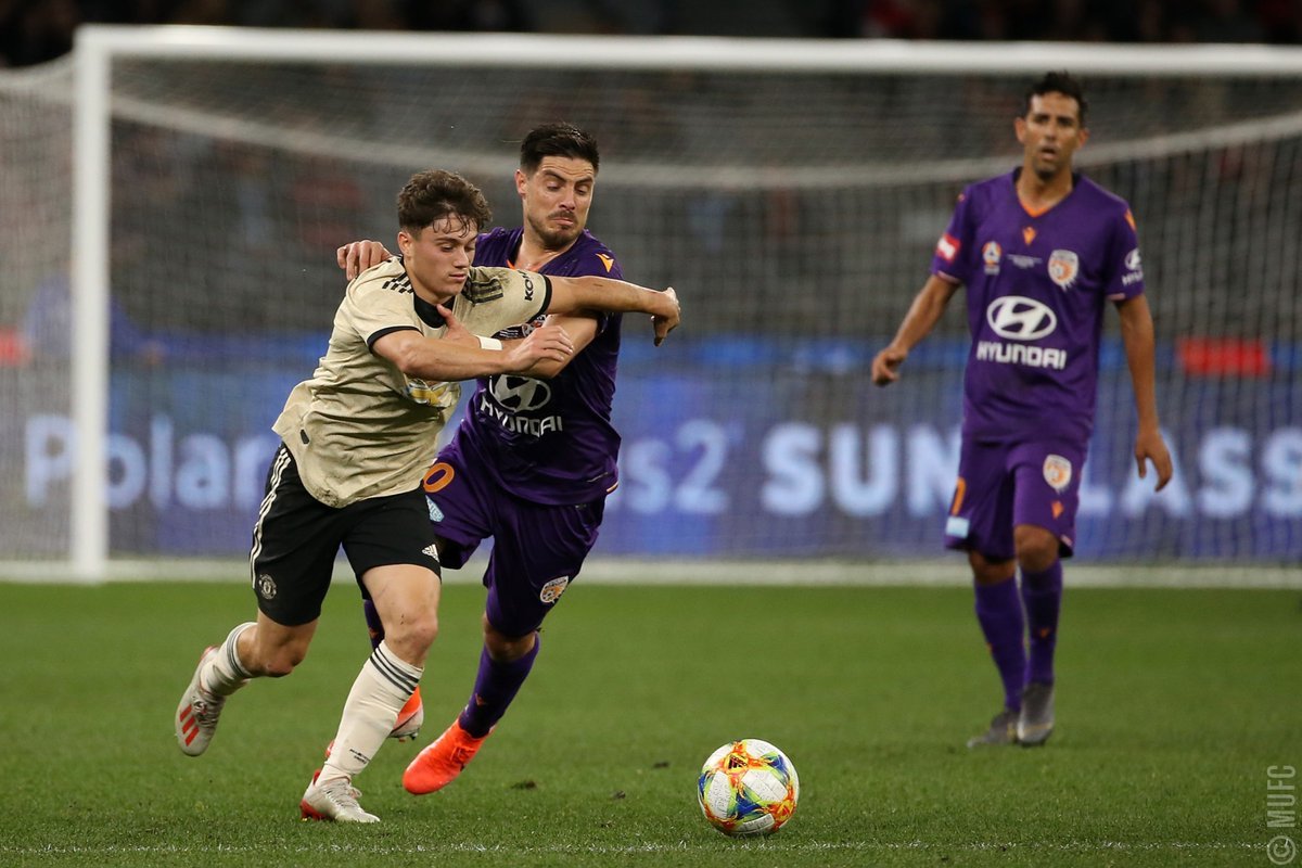 MU thắng mở màn, Solskjaer bắt đầu ghép hình