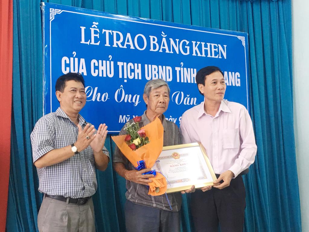 “Viên đá” ném đi và viên đá vá đường