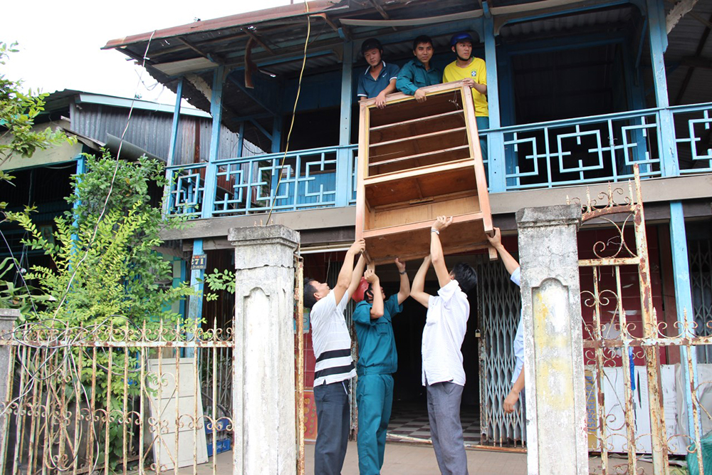 Sụp lún, nứt nền, nguy cơ sạt lở 3 căn nhà ở xã Long Kiến Sụp lún, nứt nền, nguy cơ sạt lở 3 căn nhà ở xã Long Kiến