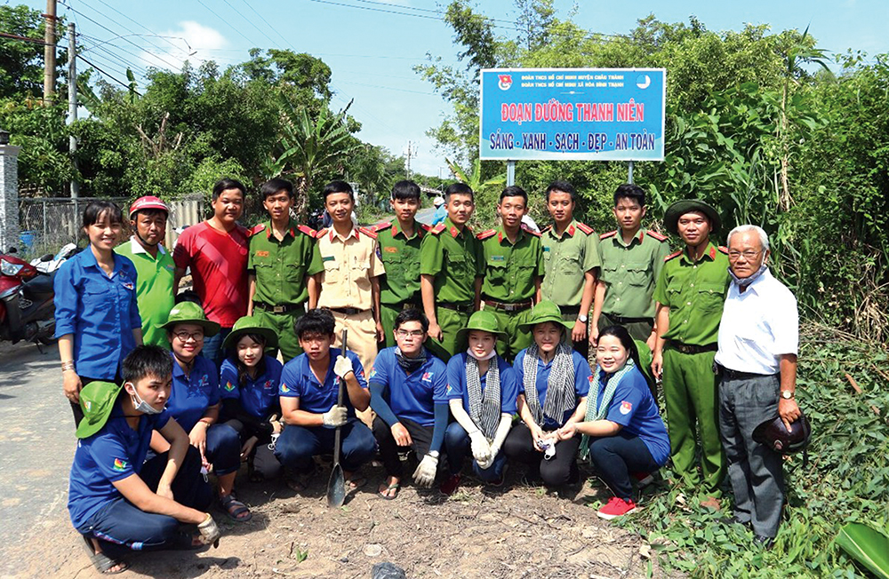 Tấm lòng của sinh viên tình nguyện