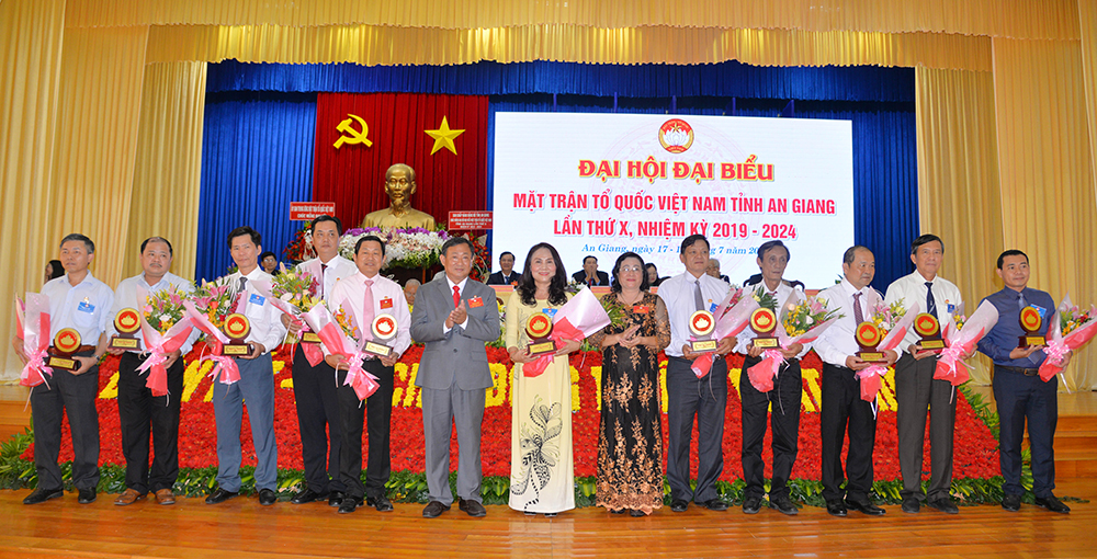 Khai mạc Đại hội đại biểu MTTQ Việt Nam tỉnh lần thứ X (nhiệm kỳ 2019-2024) Khai mạc Đại hội đại biểu MTTQ Việt Nam tỉnh lần thứ X (nhiệm kỳ 2019-2024)