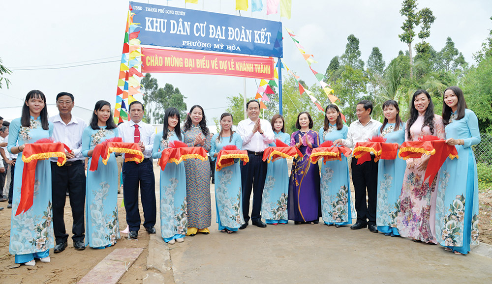 Phát huy khối đại đoàn kết toàn dân tộc Khánh thành Khu dân cư Đại đoàn kết phường Mỹ Hòa (TP. Long Xuyên)