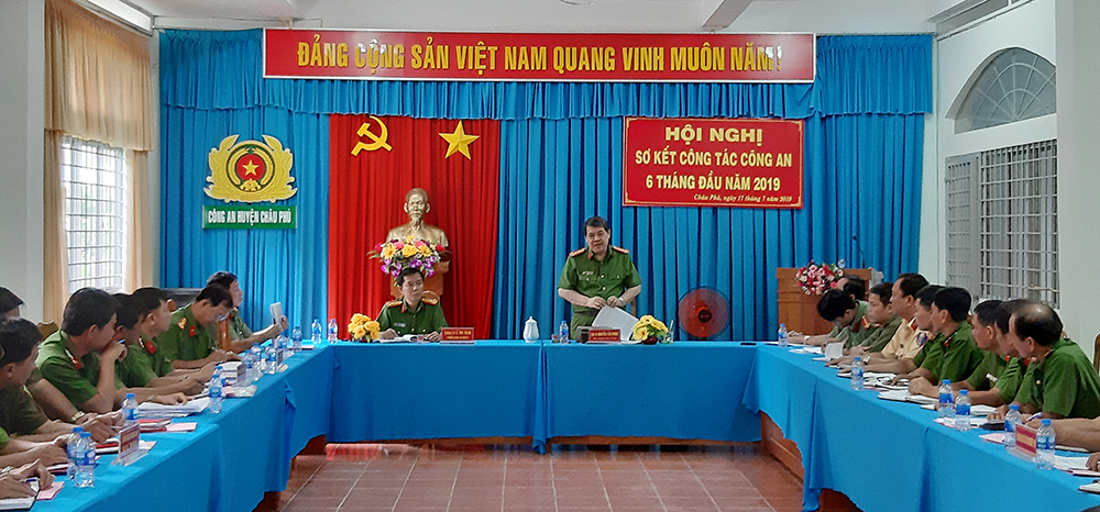 Công an Châu Phú sơ kết công tác Công an 6 tháng đầu năm Công an Châu Phú sơ kết công tác Công an 6 tháng đầu năm