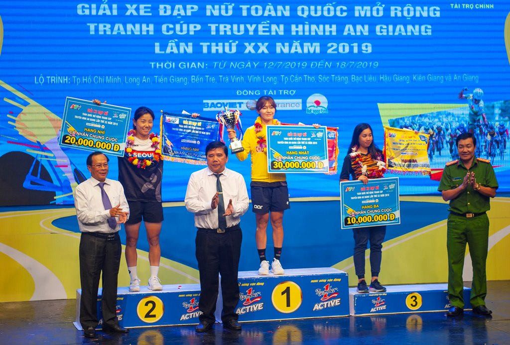 Tay đua Kim Hyun Ji đoạt “cú đúp” tại Giải xe đạp nữ toàn quốc mở rộng tranh Cúp Truyền hình An Giang lần XX-2019