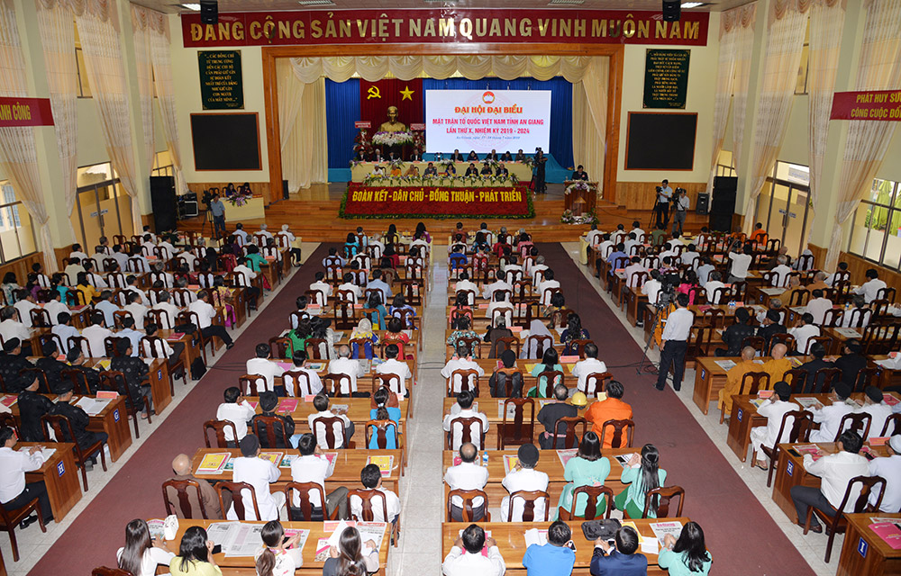 Đổi mới mạnh mẽ nội dung và phương thức hoạt động của MTTQ Quang cảnh đại hội