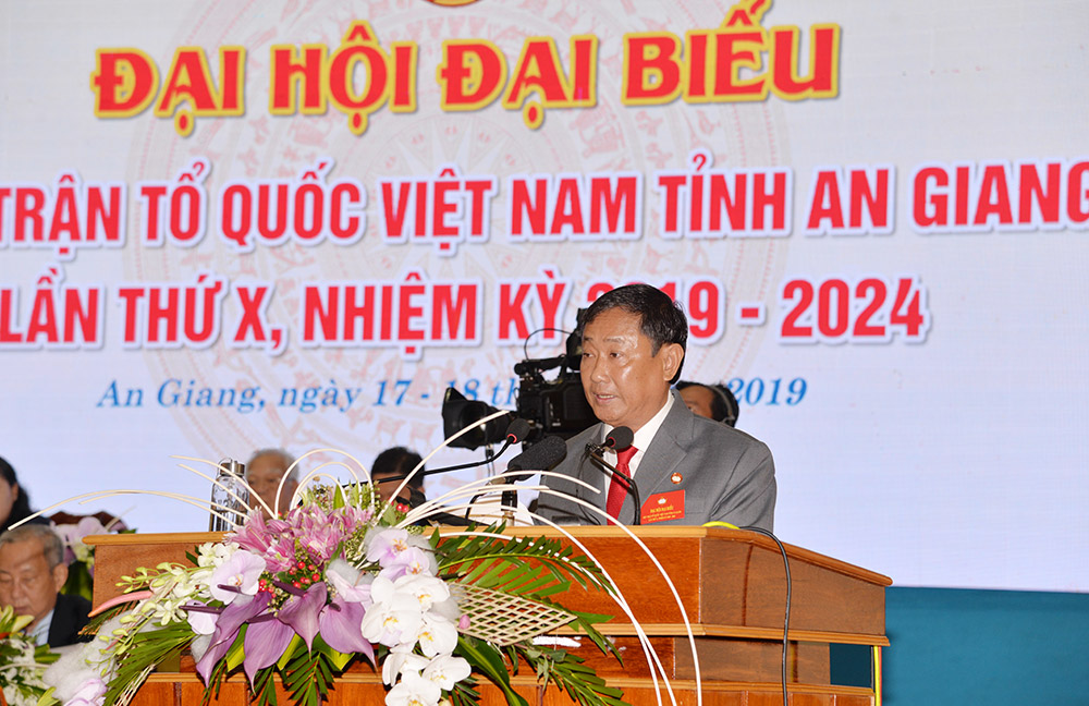 Đổi mới mạnh mẽ nội dung và phương thức hoạt động của MTTQ Chủ tịch UBMTTQ Việt Nam tỉnh Nguyễn Tiếc Hùng phát biểu bế mạc đại hội