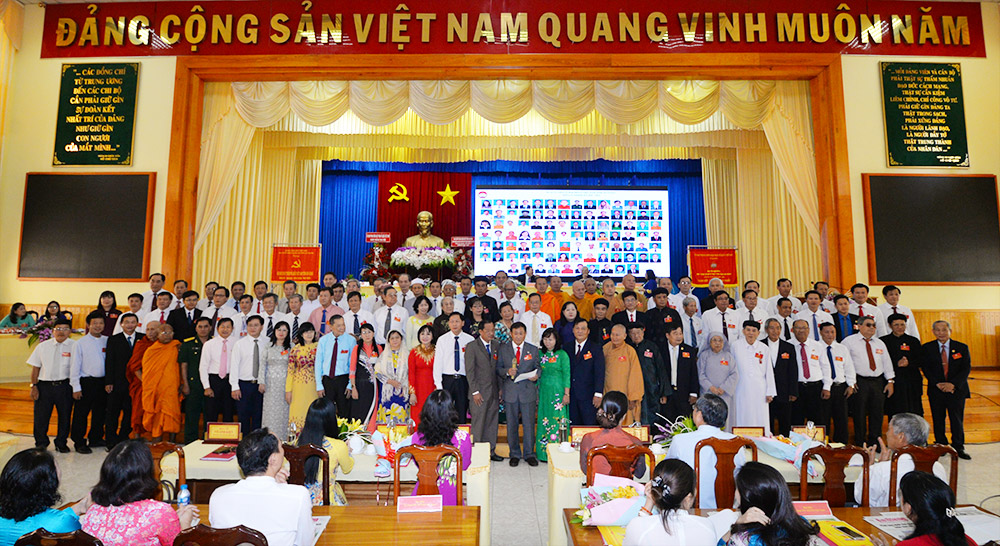 Đổi mới mạnh mẽ nội dung và phương thức hoạt động của MTTQ Ủy viên Ủy ban và Ban Thường trực UBMTTQ Việt Nam tỉnh khóa mới ra mắt đại hội