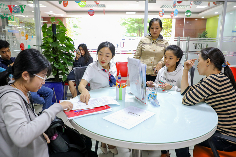 TPHCM: Các trường đại học tiếp tục công bố điểm sàn xét tuyển
