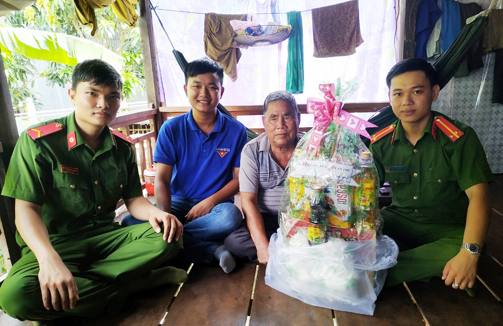 Nhiều hoạt động ý nghĩa trong Chiến dịch “Kỳ nghỉ hồng”