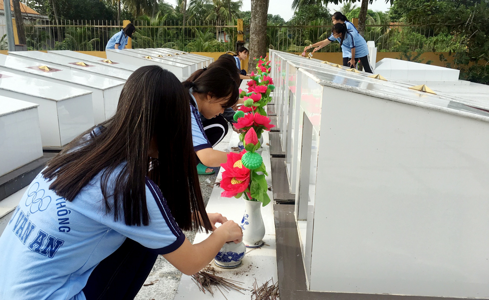 Phú Tân thực hiện các phần việc hưởng ứng ngày Thương binh - Liệt sĩ 27-7