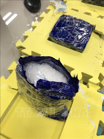 Giấu 8 kg ma túy tổng hợp trong lô trò chơi xếp hình