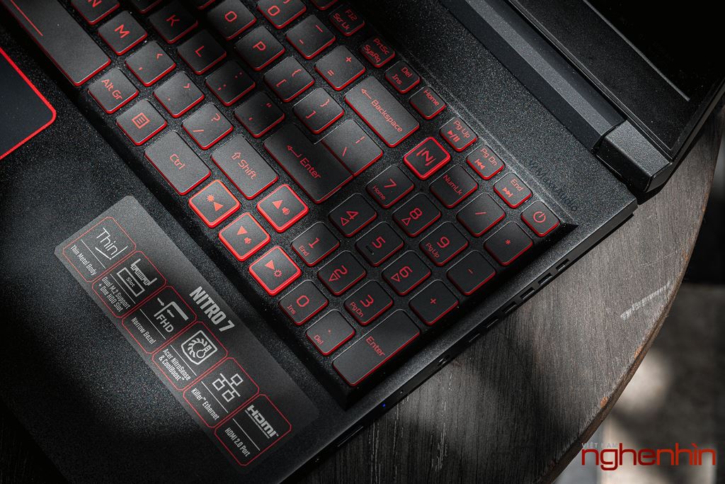 Cận cảnh laptop gaming Acer Nitro 7 phiên bản 2019 tại Việt Nam giá 35 triệu