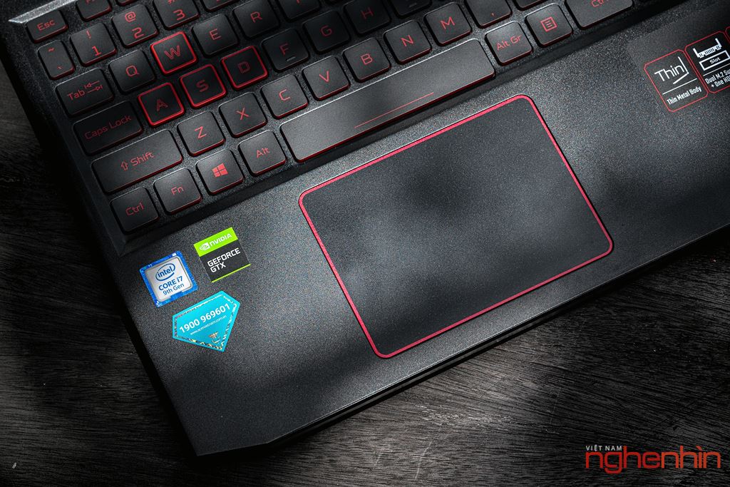 Cận cảnh laptop gaming Acer Nitro 7 phiên bản 2019 tại Việt Nam giá 35 triệu