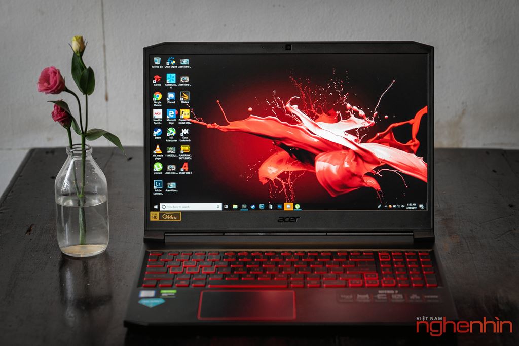 Cận cảnh laptop gaming Acer Nitro 7 phiên bản 2019 tại Việt Nam giá 35 triệu