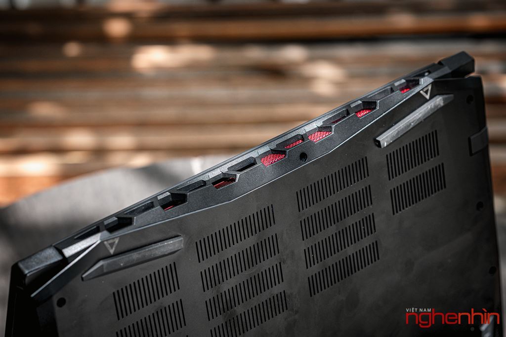 Cận cảnh laptop gaming Acer Nitro 7 phiên bản 2019 tại Việt Nam giá 35 triệu
