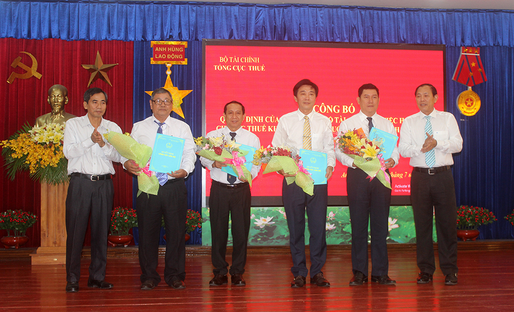 Hợp nhất một số Chi cục Thuế khu vực trực thuộc Cục Thuế tỉnh Hợp nhất một số Chi cục Thuế khu vực trực thuộc Cục Thuế tỉnh