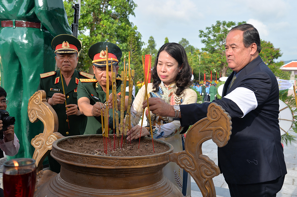 Cải táng 172 hài cốt liệt sỹ hy sinh trong chiến tranh Cải táng 172 hài cốt liệt sỹ hy sinh trong chiến tranh