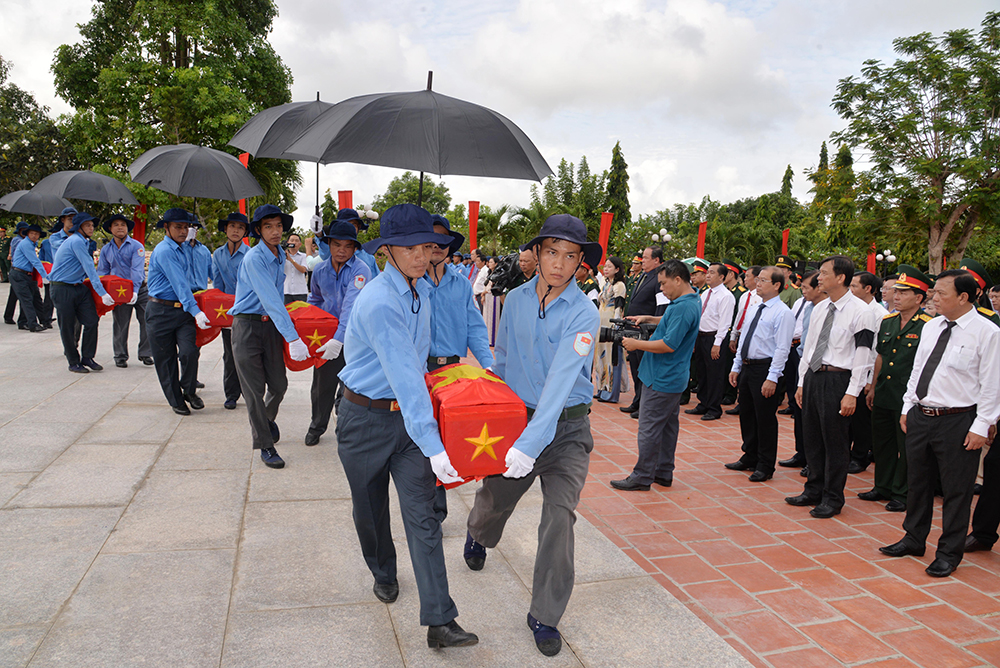 Cải táng 172 hài cốt liệt sỹ hy sinh trong chiến tranh Cải táng 172 hài cốt liệt sỹ hy sinh trong chiến tranh