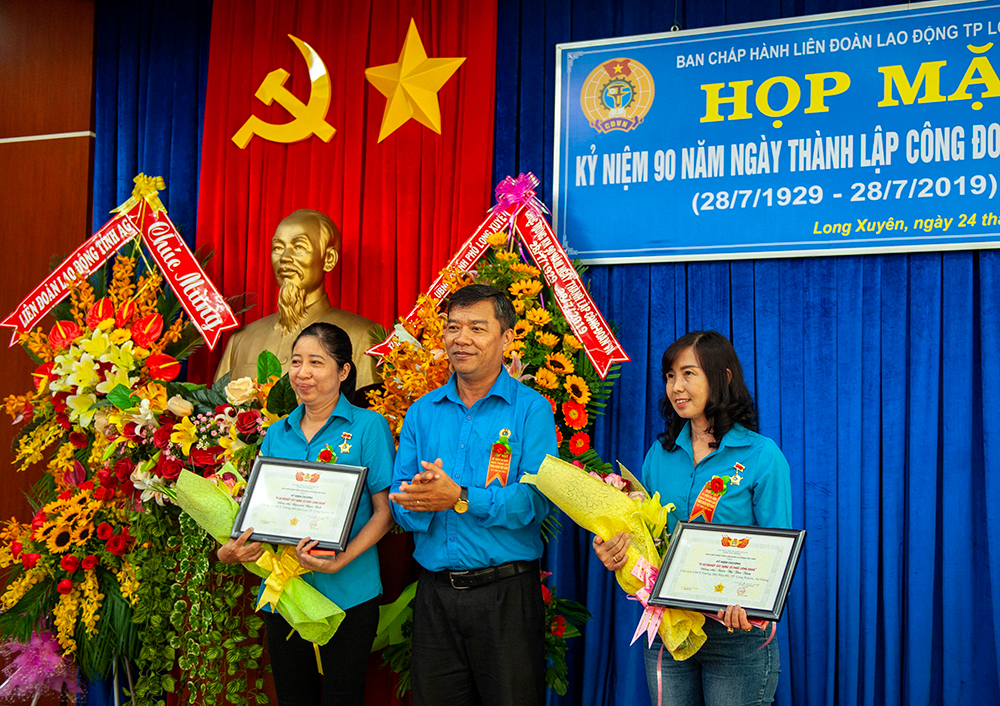 Nhiều hoạt động chào mừng kỷ niệm 90 năm ngày thành lập Công đoàn Việt Nam (28-7-1929- 28-7-2019) Nhiều hoạt động chào mừng kỷ niệm 90 năm ngày thành lập Công đoàn Việt Nam (28-7-1929- 28-7-2019)