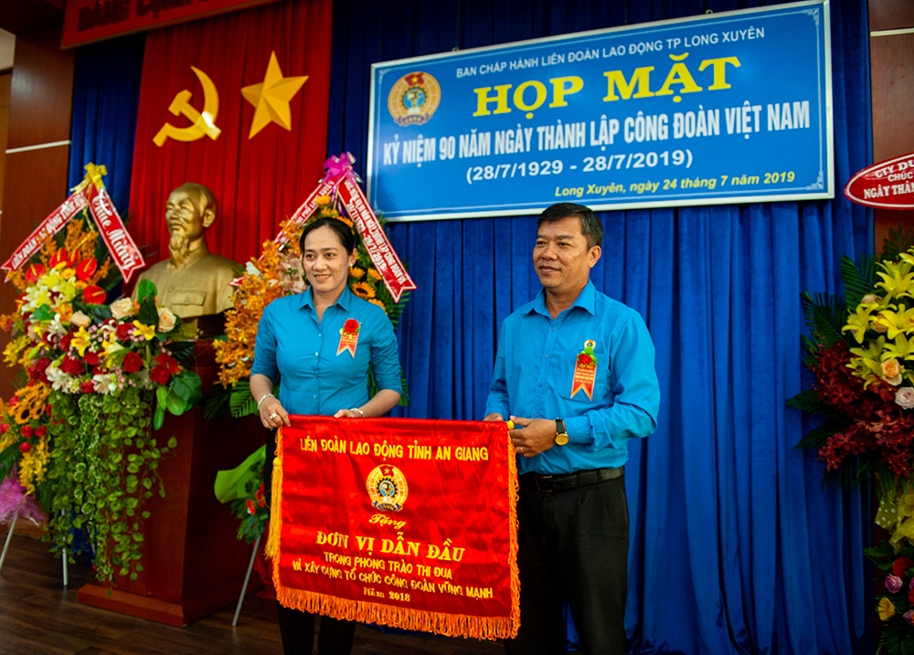 Nhiều hoạt động chào mừng kỷ niệm 90 năm ngày thành lập Công đoàn Việt Nam (28-7-1929- 28-7-2019) Nhiều hoạt động chào mừng kỷ niệm 90 năm ngày thành lập Công đoàn Việt Nam (28-7-1929- 28-7-2019)