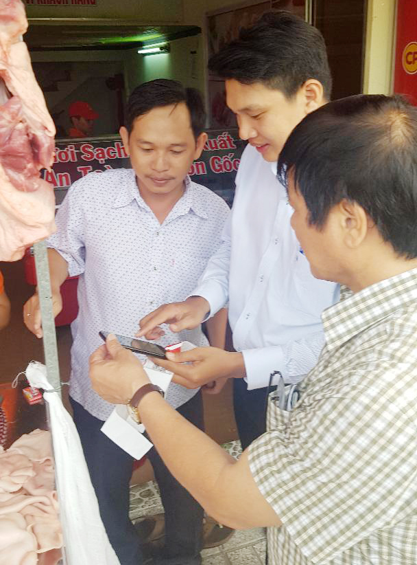 Khai trương Cửa hàng thịt heo an toàn Trung Tâm, tại chợ Bình Khánh