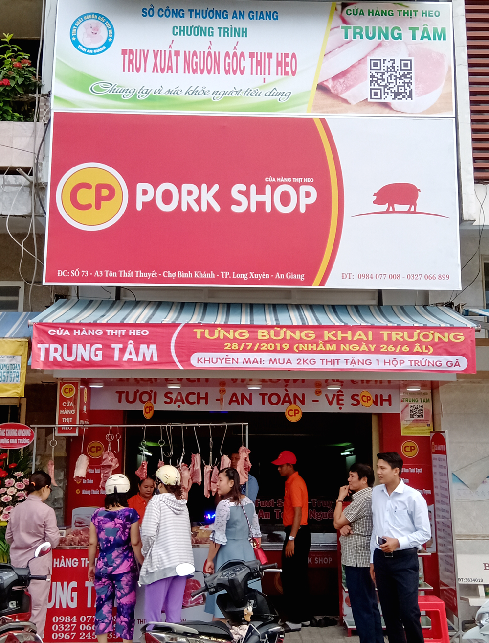 Khai trương Cửa hàng thịt heo an toàn Trung Tâm, tại chợ Bình Khánh