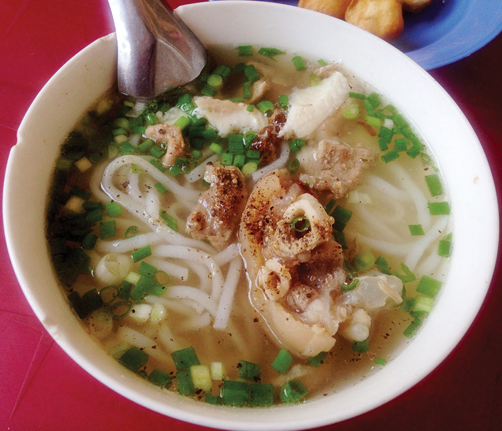 Hấp dẫn bánh canh Bảy Núi