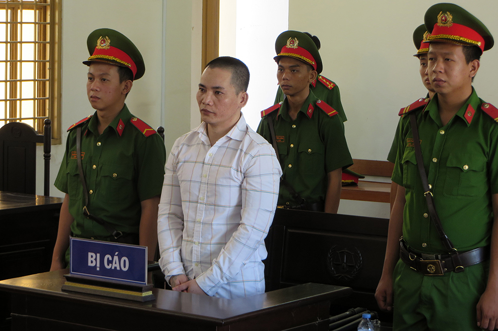 Vừa xong án phạt, tiếp tục vào tù Vừa xong án phạt, tiếp tục vào tù