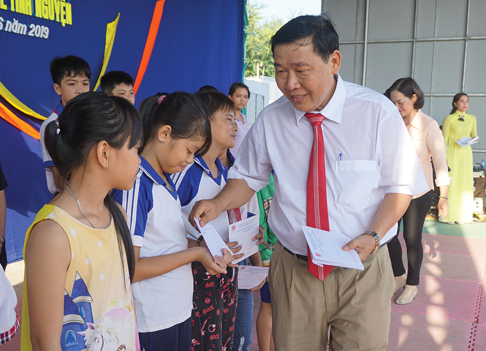 Góp phần ngăn dòng bỏ học