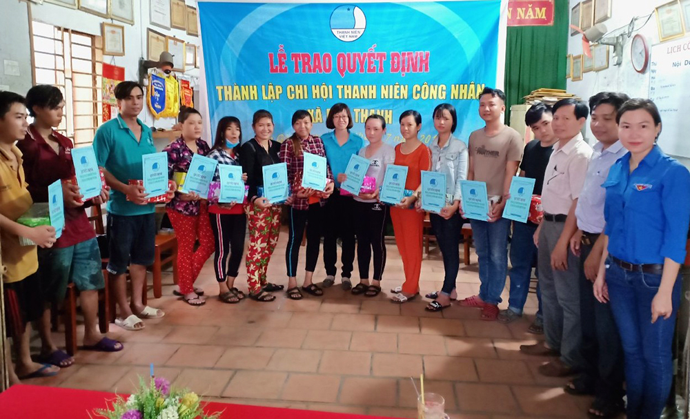 Thành lập Chi hội “Thanh niên công nhân” tại Phú Tân Thành lập Chi hội “Thanh niên công nhân” tại Phú Tân