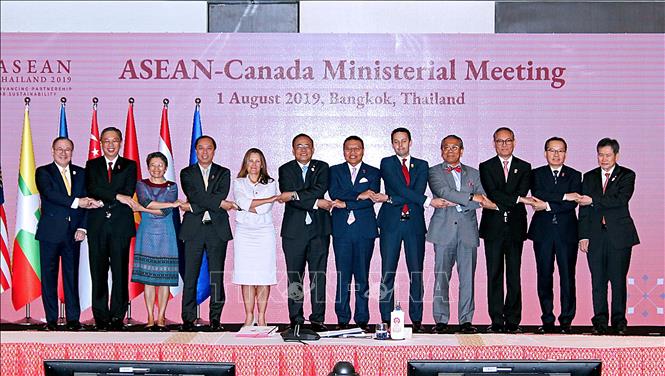 Phó Thủ tướng Phạm Bình Minh dự Hội nghị Bộ trưởng Ngoại giao ASEAN với các đối tác