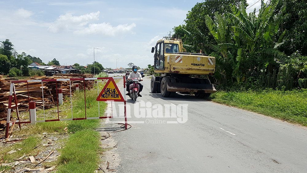 Ban bố tình huống khẩn cấp nguy cơ sạt lở bờ rạch Ông Chưởng