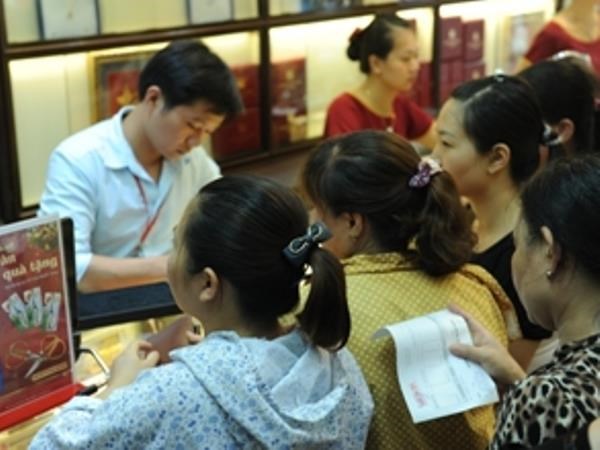 Giá vàng trong nước tiến sát 41 triệu đồng, nhà đầu tư cần thận trọng