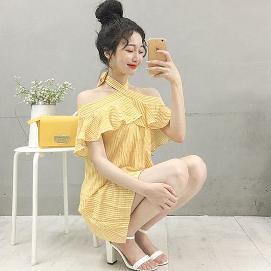 Hai tông màu thời thượng cho ngày mưa gió